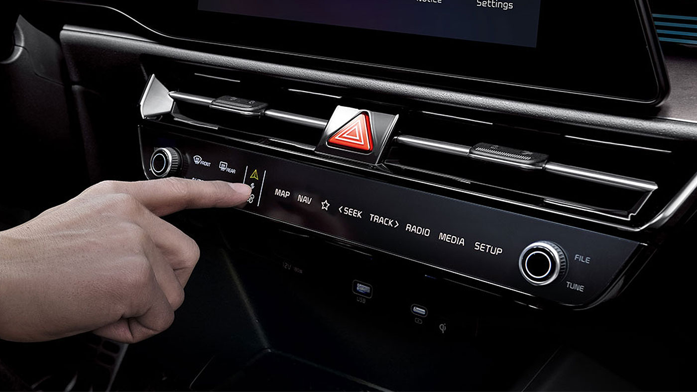 Niro Hybrid with available infotainment screen switches.